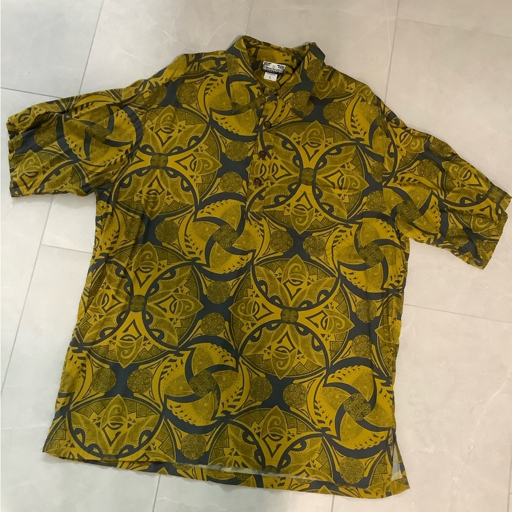 Manuhealii Men’s Shirt Large EUC